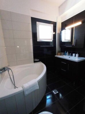 Ensemble baignoire-douche