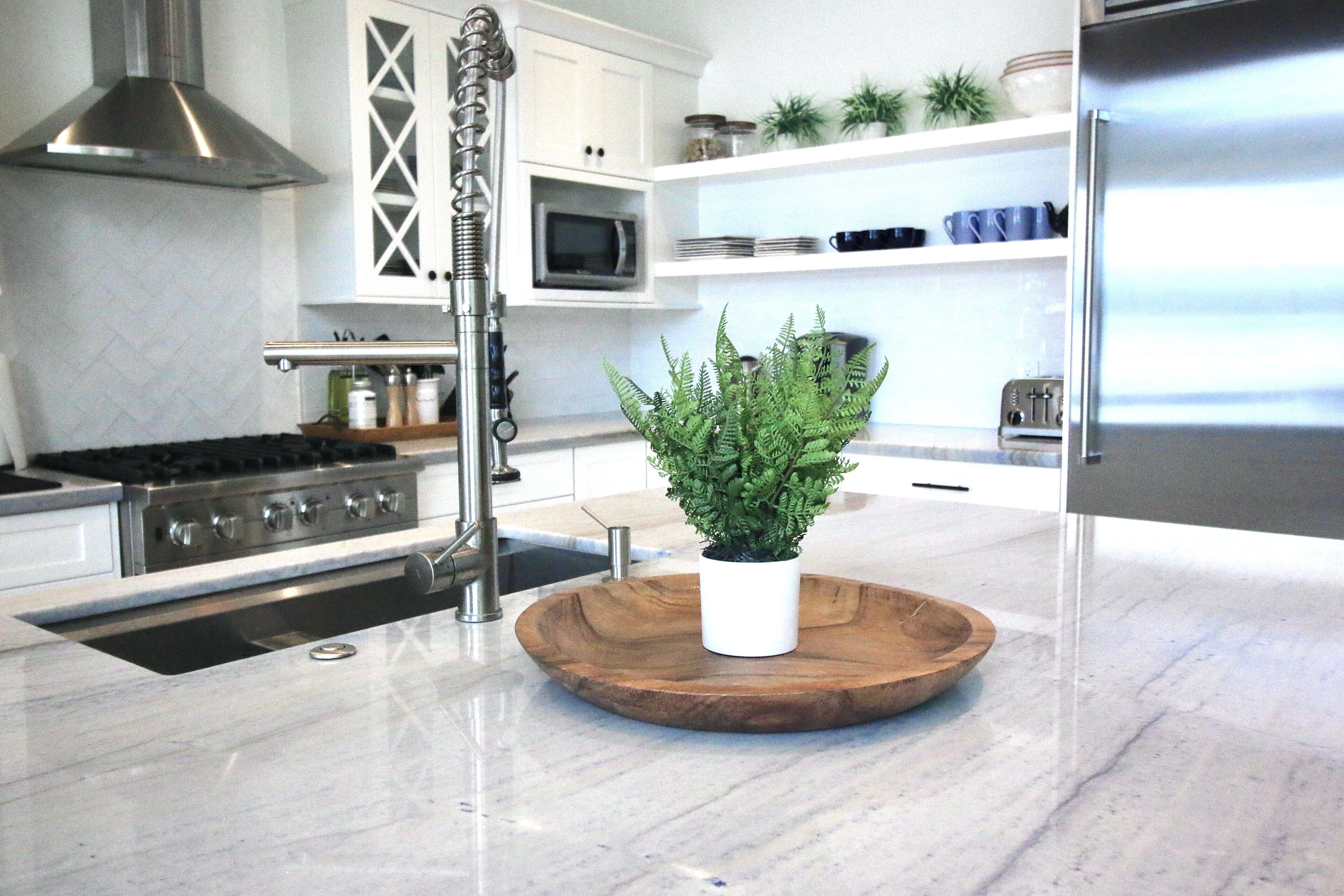 Stunning Skaha Lake “Beach House” - Private Waterfront w/dock!