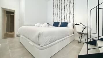 1 dormitorio, tabla de planchar con plancha, Internet y ropa de cama