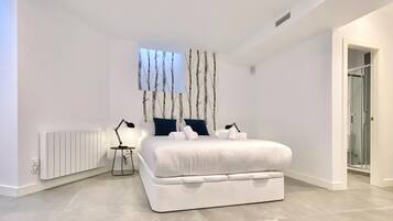 1 dormitorio, tabla de planchar con plancha, Internet y ropa de cama