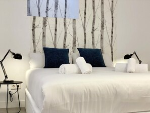 1 chambre, fer et planche à repasser, accès à Internet, literie fournie