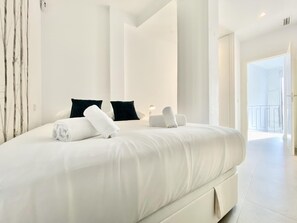 2 soverom, strykejern/-brett, internettilgang og sengetøy