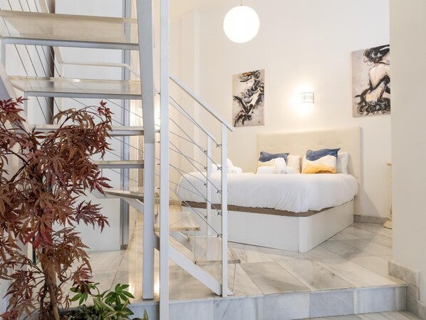 2 bedrooms, iron/ironing board, Internet, bed sheets