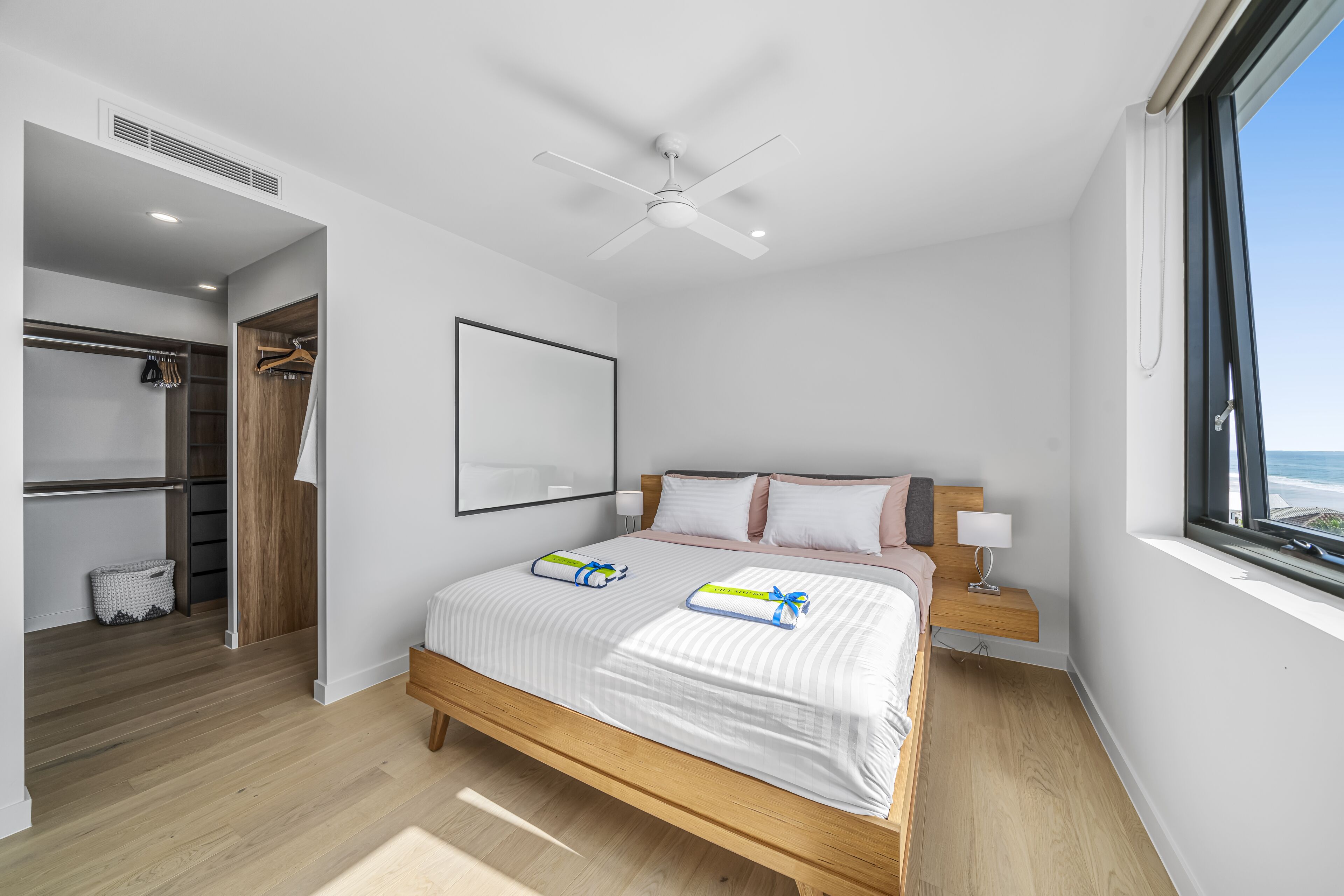 Stunning Views just steps to Palm Beach — image 18