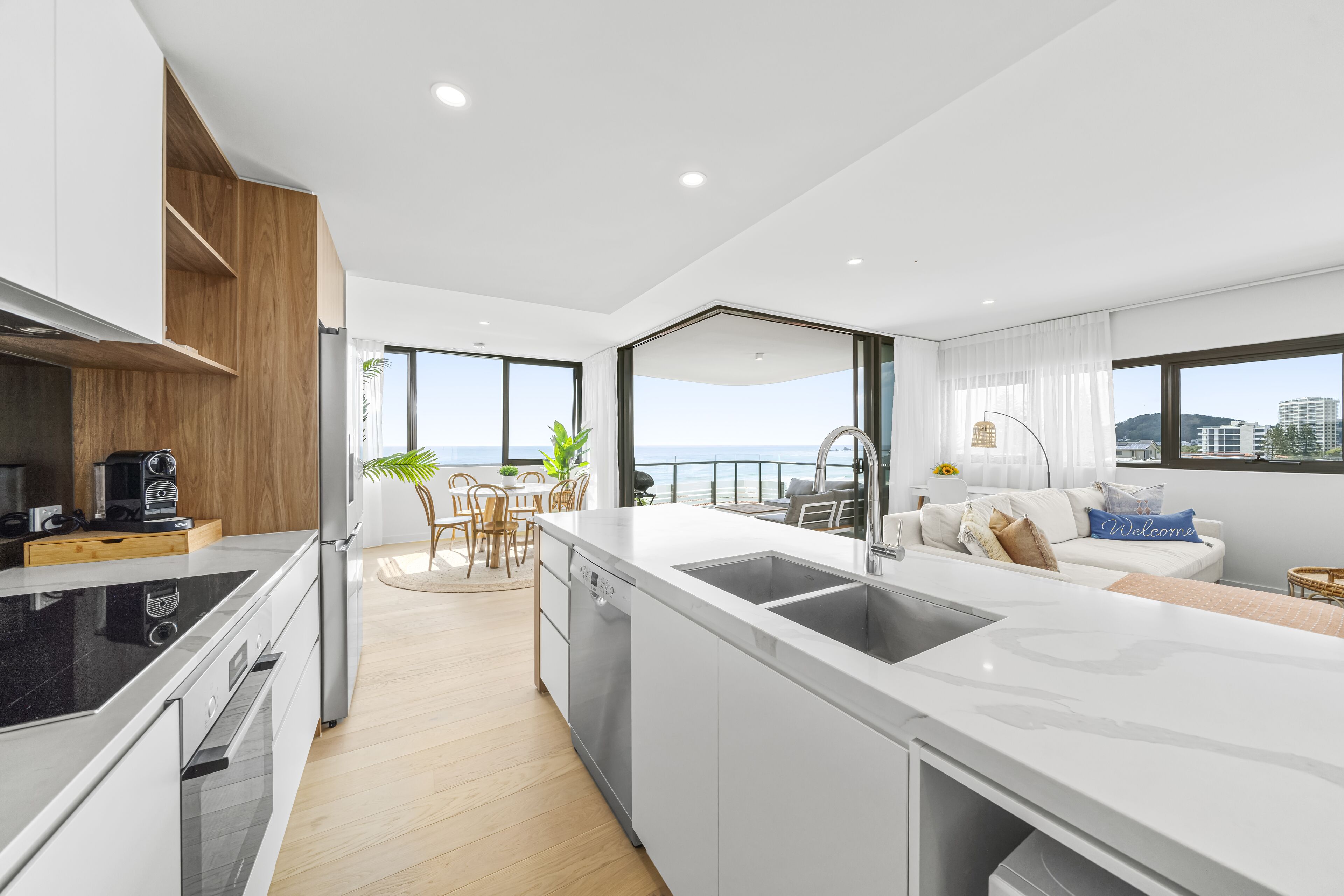 Stunning Views just steps to Palm Beach — image 11