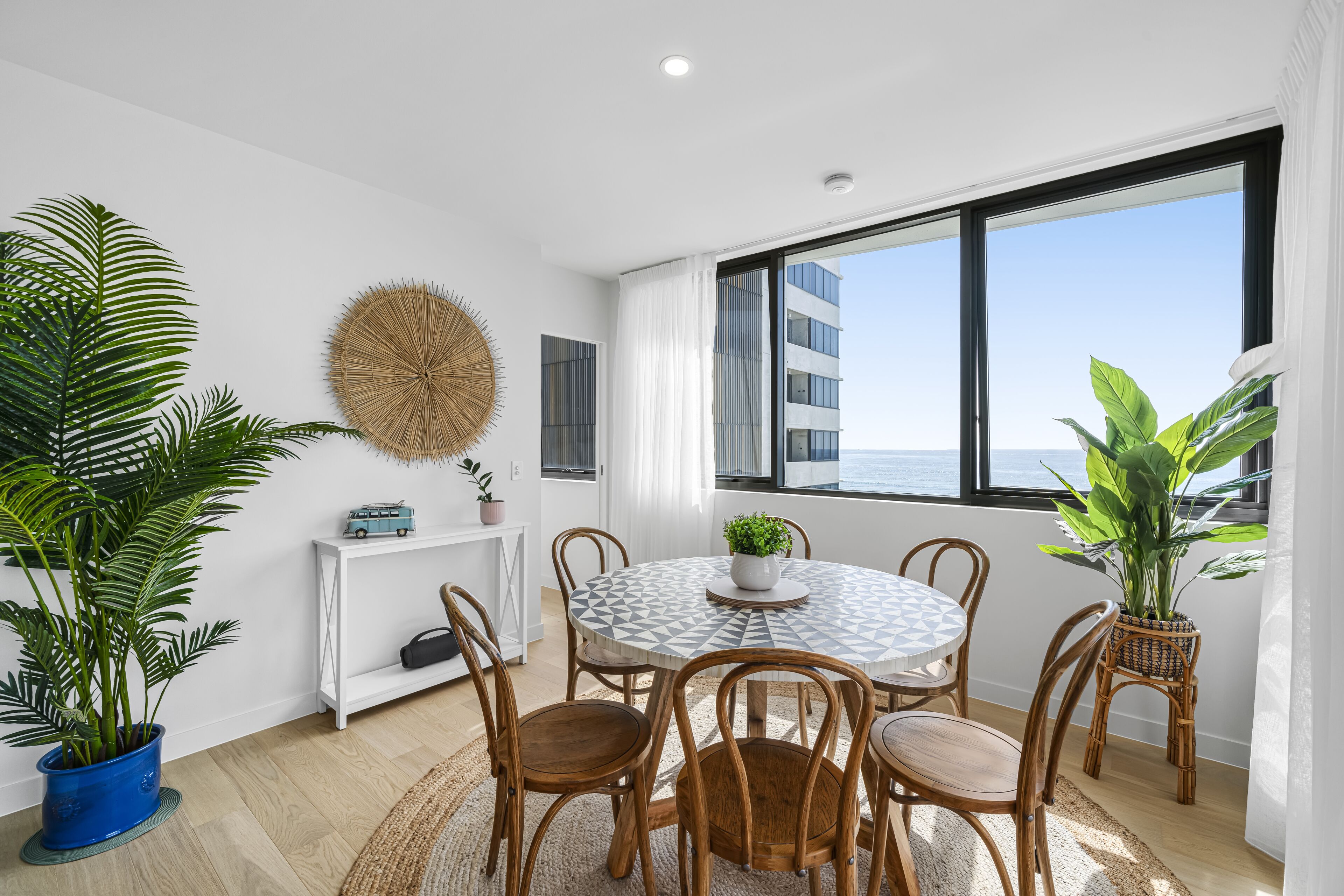 Stunning Views just steps to Palm Beach — image 13