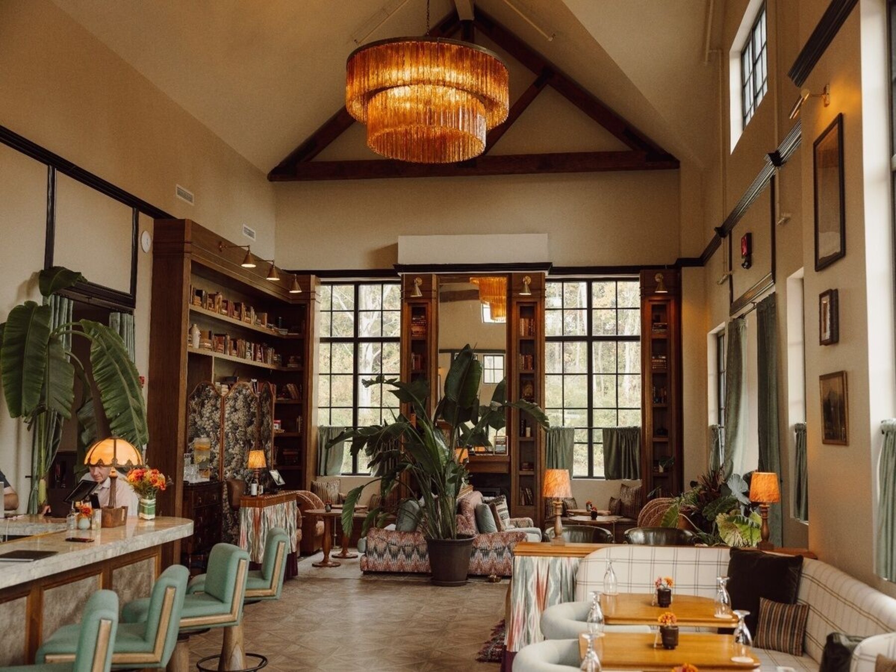 Lobby lounge