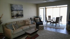 Smart TV - Gorgeous beachfront studio penthouse! (Clearwater Beach)