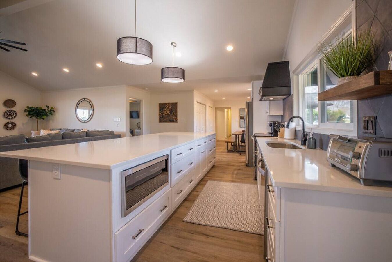 Ultimate LakeHouse~Beach~Hot Tub~Games~SUPs~Kayaks