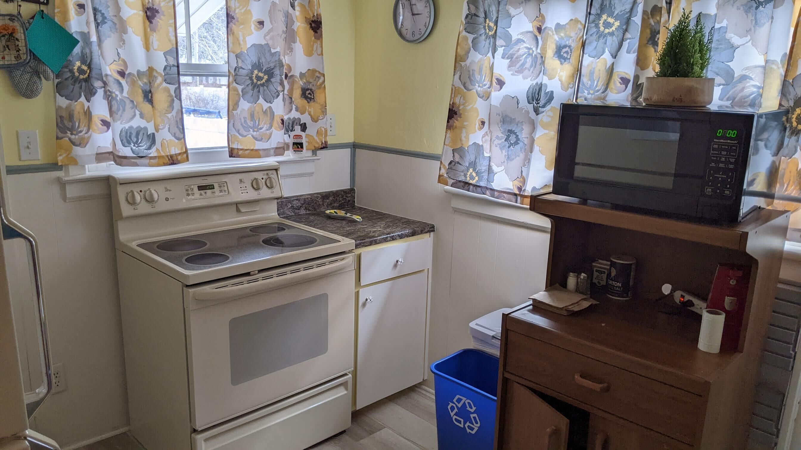 Aunt Rose's 3 BR sleeps 12