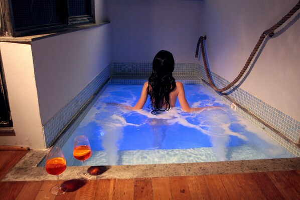 Innenpool, beheizter Pool