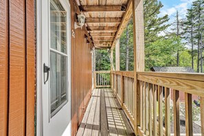 Property grounds - 23 Mountain Crest, Snowshoe, WV - Country Chic (Snowshoe)