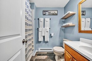 Bathroom - 23 Mountain Crest, Snowshoe, WV - Country Chic (Snowshoe)