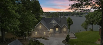 Waterfront Pool Outdoor Kitchen Sauna BOAT AVAIL