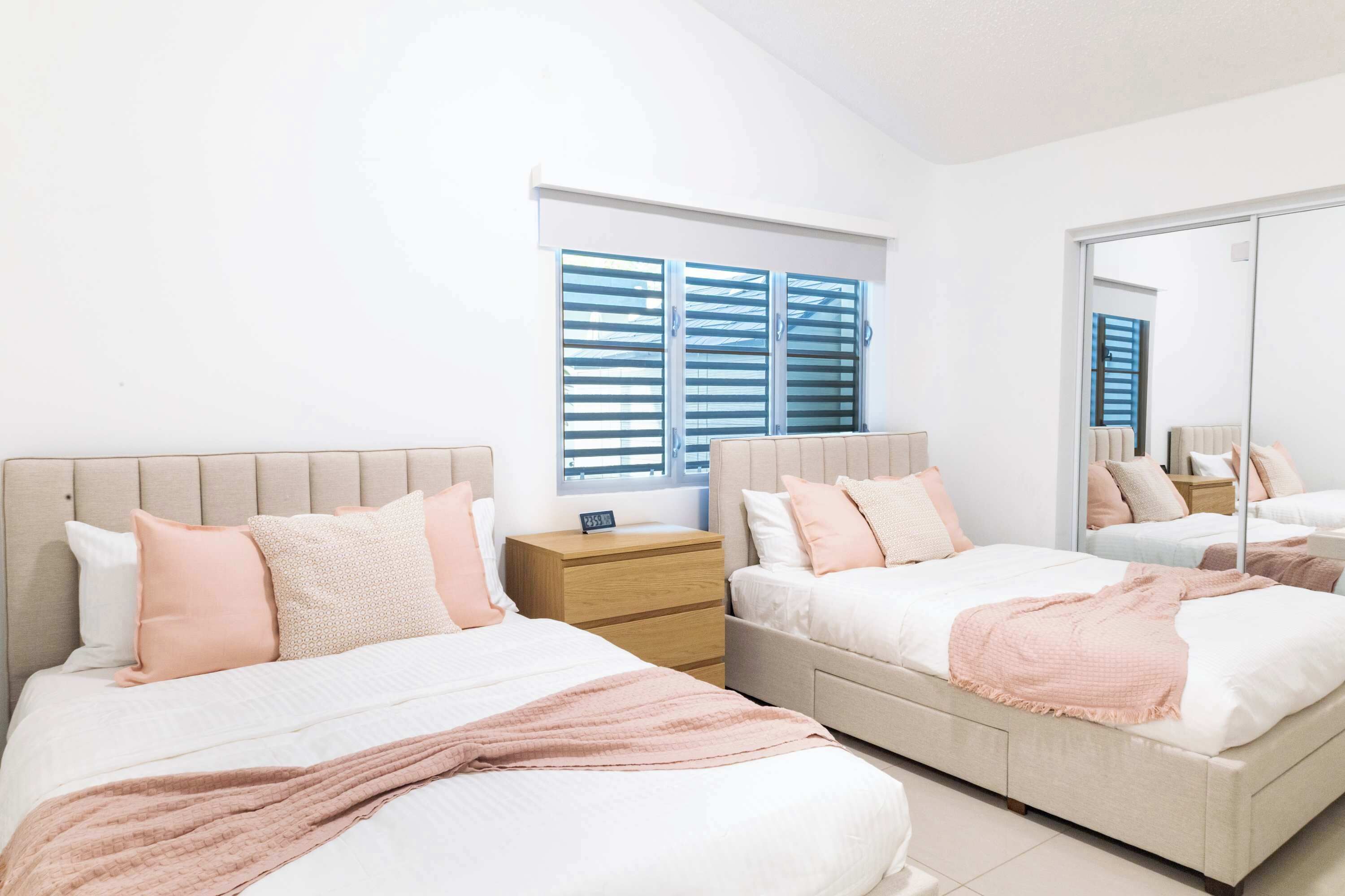 2 makuuhuonetta, työpöytä, silitysrauta/-lauta, Wi-Fi