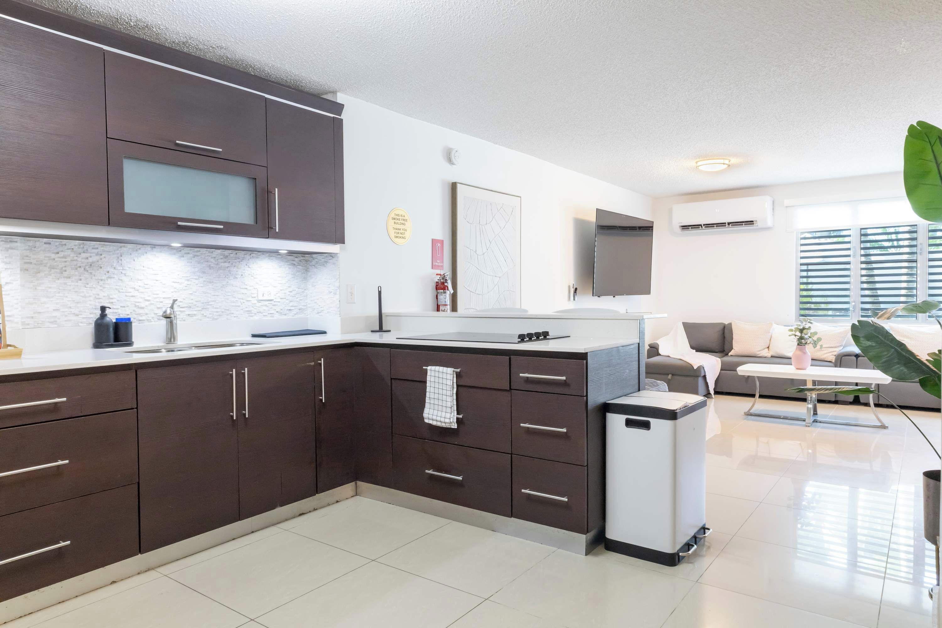 Fridge, microwave, oven, coffee/tea maker