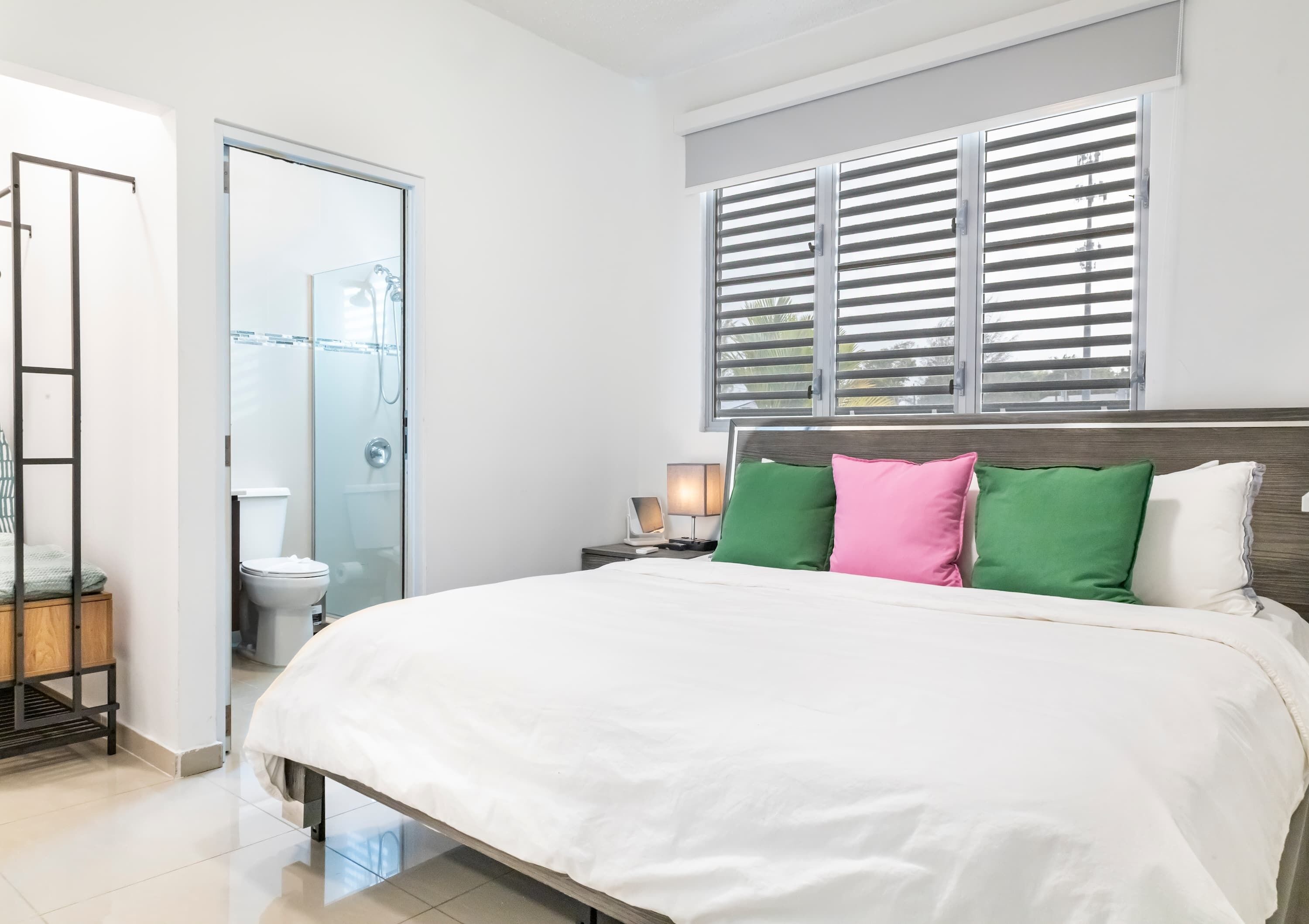 2 makuuhuonetta, työpöytä, silitysrauta/-lauta, Wi-Fi