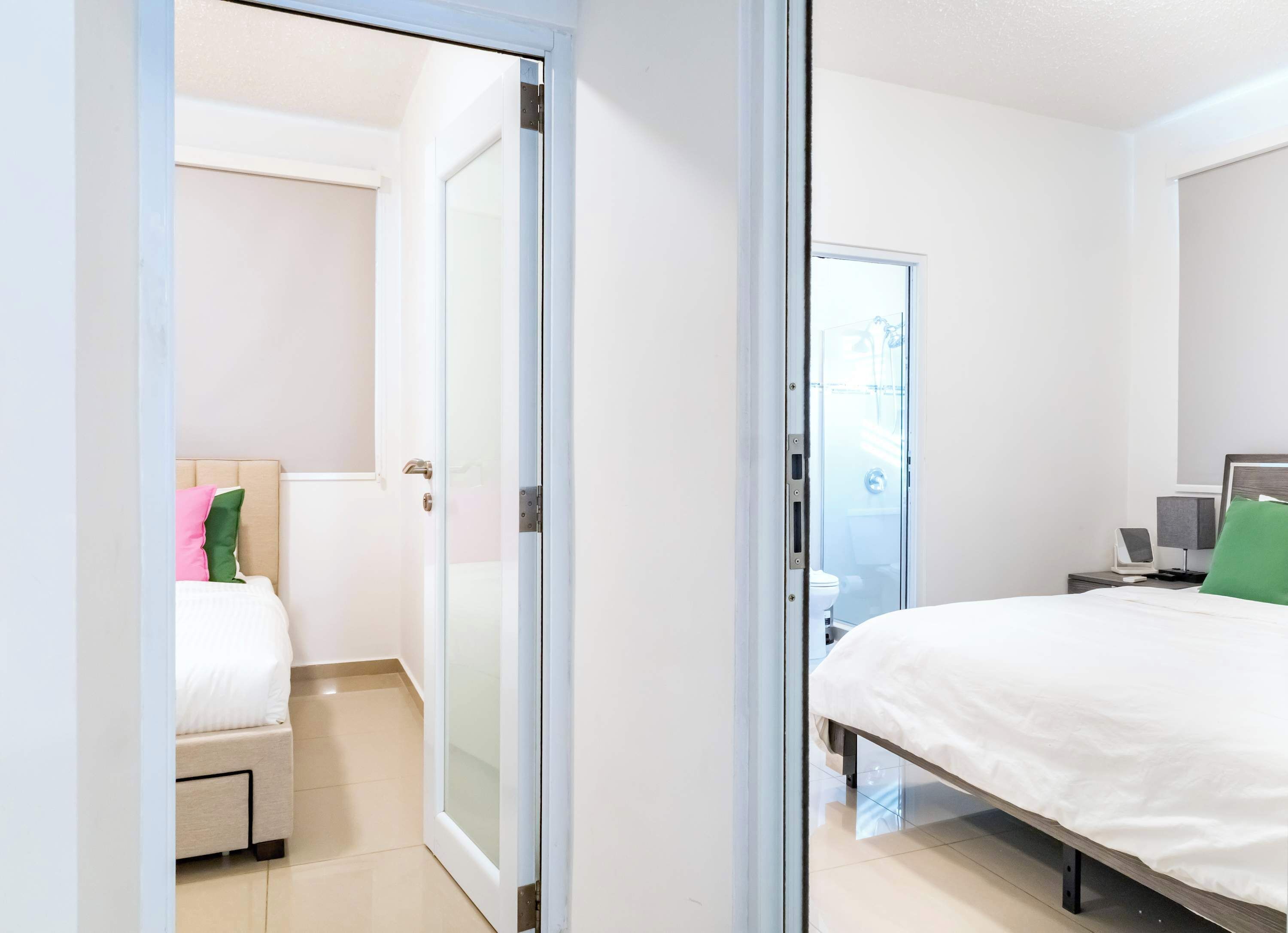 2 bedrooms, desk, iron/ironing board, WiFi