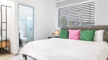 2 bedrooms, desk, iron/ironing board, WiFi