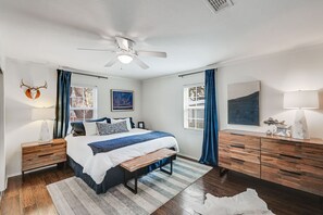 2 habitaciones, escritorio, tabla de planchar con plancha y wifi gratis