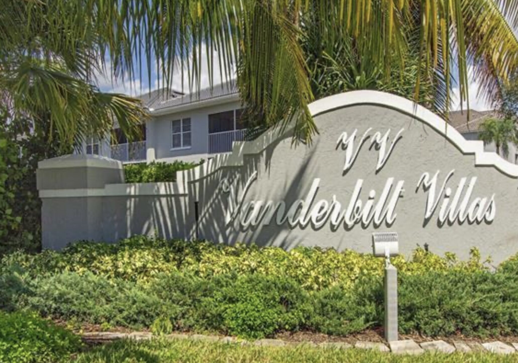 Naples Vanderbilt Beach 3bdr. 2 ba near Delnor Wiggins State Park