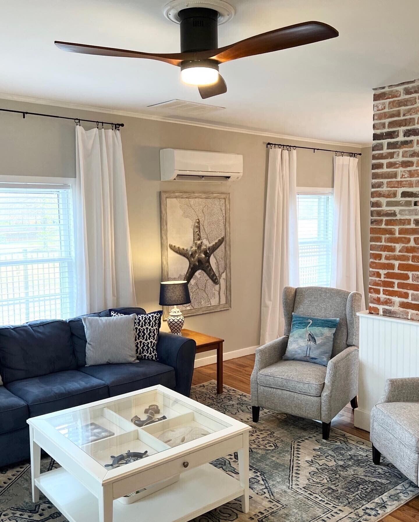 Two Blocks to Beach and Town and ON Central Park!