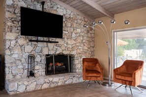 Interior - Fully furnished Midcentury Home, 3 Bd/Den, Views, Best So PD Location (Palm Desert)