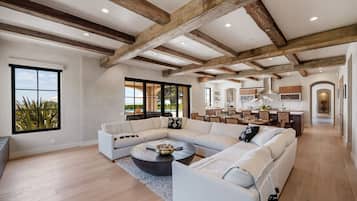 TV connectée, cheminée