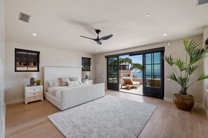 5 habitaciones, tabla de planchar con plancha y wifi gratis
