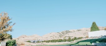 Modern Apt w/ Private Entry & Patio - Mtn Views