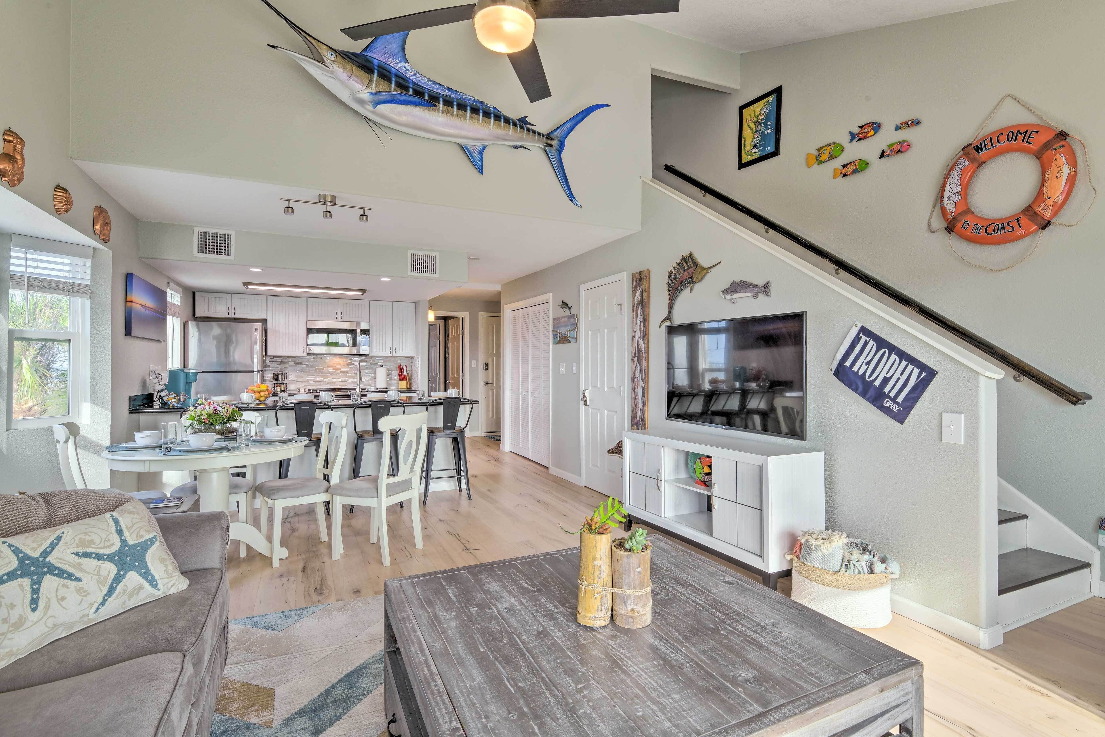 Beachy Rockport Condo w/ Pool & Fishing Pier!