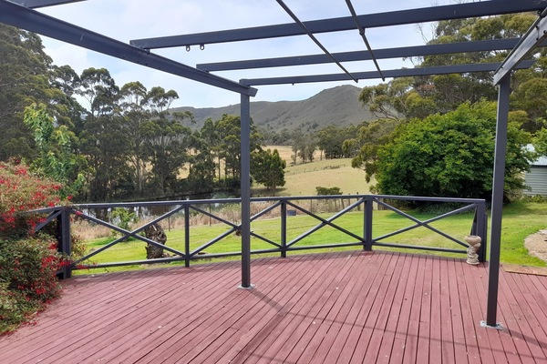 Large outside deck.