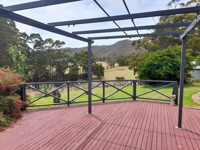 Old School Rocky Cape Farm Stay: Authentic Rural Hospitality 