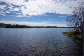 Beach nearby, beach towels - Cottage on Quiet Private Lake (Palmer Rapids)