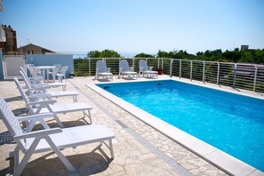 Imagen sin descripción, 4 de 28, botón