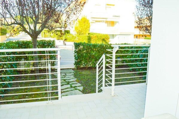 Imagen sin descripción, 1 de 28, botón