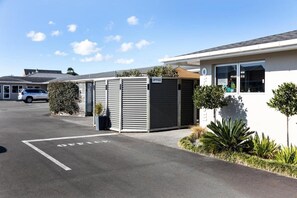 Exterior - Beach Street Motel Apartments (New Plymouth)
