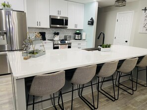 Microonde, forno, lavastoviglie, macchina per tè/caffè