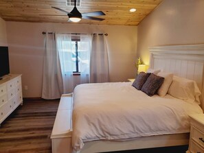 3 habitaciones, escritorio, wifi gratis y ropa de cama 