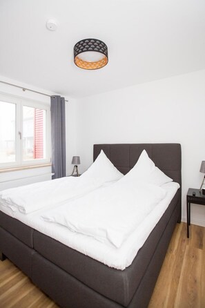 2 slaapkamers, een strijkplank/strijkijzer, wifi, beddengoed