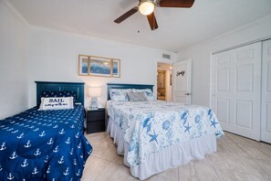 4 slaapkamers, een bureau, een strijkplank/strijkijzer, reisbedje