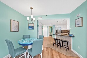 Dining - 2 Bedroom Condo on the Beach at Okaloosa Island (Fort Walton Beach)