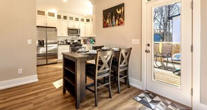 ⭐️ MODERN DURHAM RETREAT ⭐️ 🐕📚🏊♀️🏙🏥🛍🏟🍔🥂 CLOSE