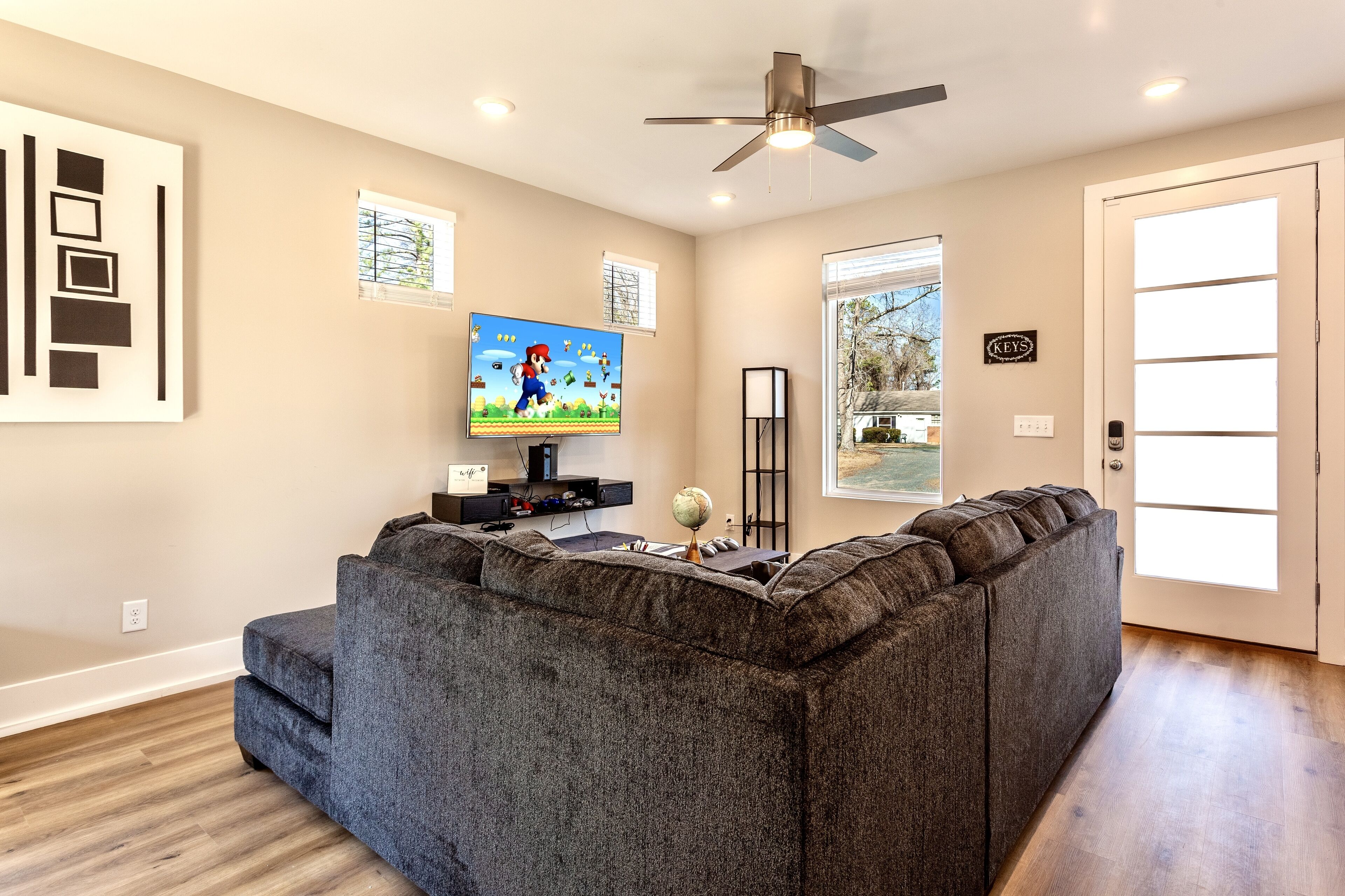 ⭐️ MODERN DURHAM RETREAT ⭐️ 🐕📚🏊‍♀️🏙🏥🛍🏟🍔🥂 CLOSE 