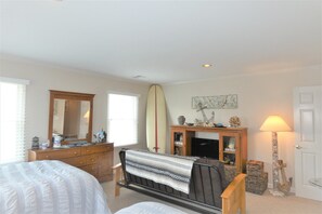 4 slaapkamers, een strijkplank/strijkijzer, wifi