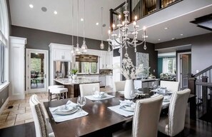 Dining - The Mansion, Wasaga beach, Blue mountain (Utopia)