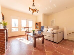 TV - Torre del Sol by Interhome (Torredembarra)