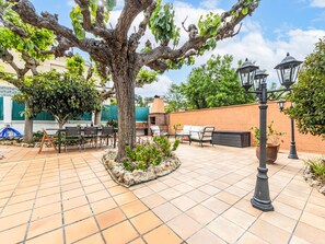 Outdoor dining - Torre del Sol by Interhome (Torredembarra)