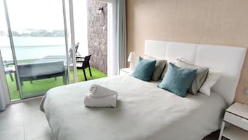 3 bedrooms, in-room safe, iron/ironing board, travel crib