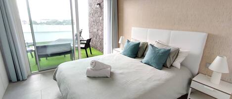 3 slaapkamers, een kluis op de kamer, een strijkplank/strijkijzer